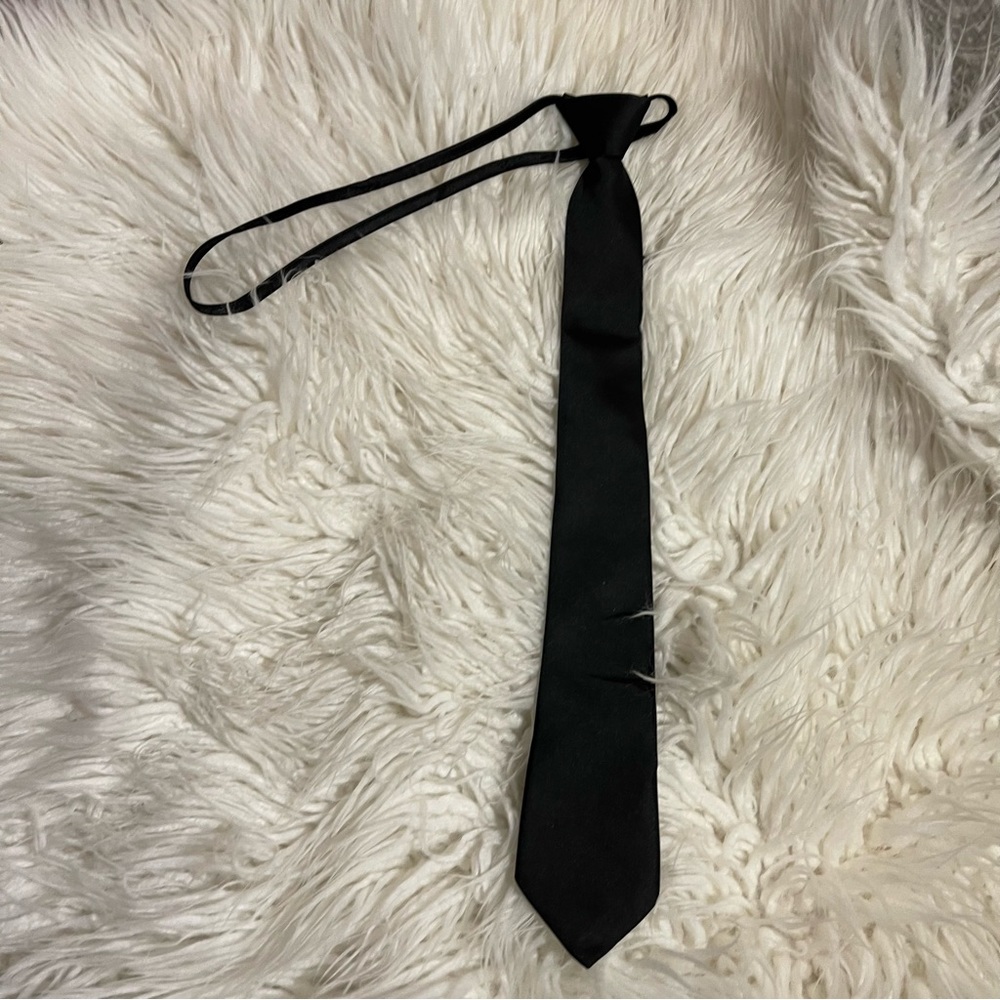 Pre-tied Men’s Polyester Necktie